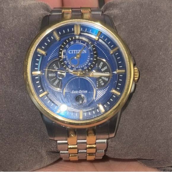 Citizen Calendrier Moon phase Men’s Eco-Drive Blue and Gold Watch